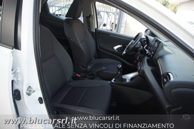 TOYOTA Yaris usata 10
