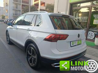 VOLKSWAGEN Tiguan usata, con Airbag laterali