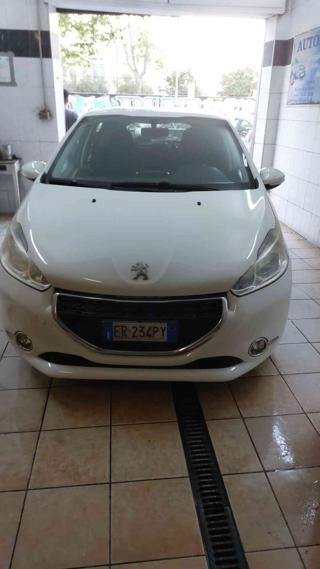 PEUGEOT 208 usata, con Autoradio