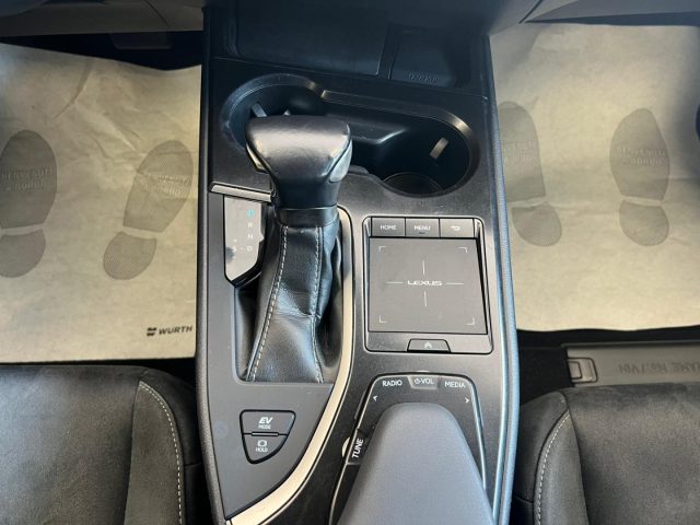 LEXUS UX 250h usata, con ESP