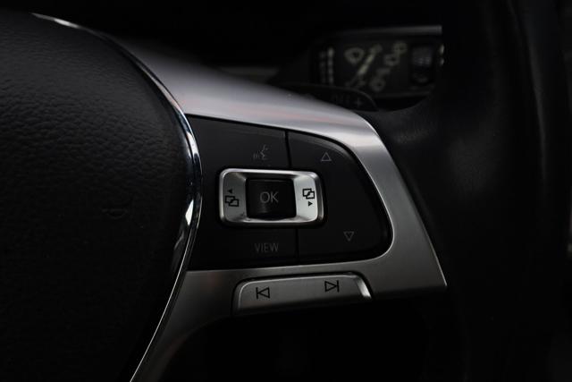 VOLKSWAGEN Touareg usata, con USB
