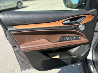 ALFA ROMEO Stelvio usata, con Specchietti laterali elettrici