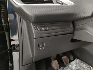 PEUGEOT 2008 usata, con Boardcomputer