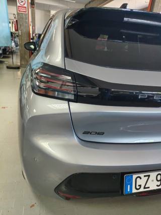 PEUGEOT 208 usata, con Sedile posteriore sdoppiato