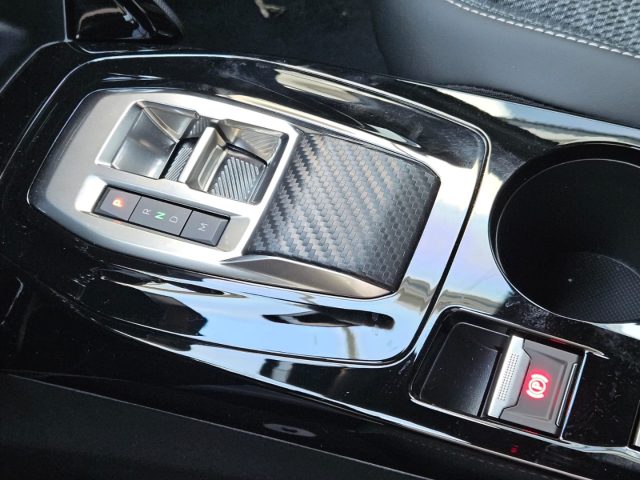 PEUGEOT 2008 usata, con Touch screen