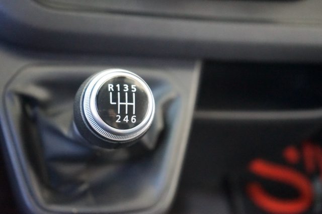 RENAULT Trafic usata, con USB