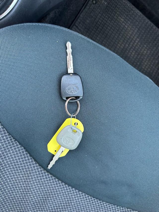 TOYOTA Yaris usata 17