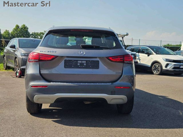 MERCEDES-BENZ GLA 200 usata 4