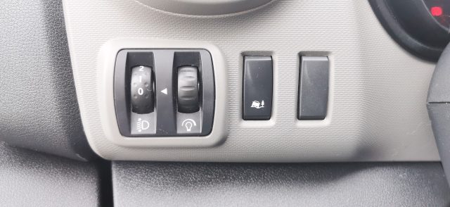 NISSAN NV300 usata, con Monitoraggio pressione pneumatici