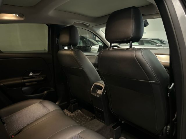 MERCEDES-BENZ GLA 180 usata, con Volante in pelle
