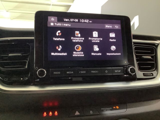 KIA Stonic usata, con Autoradio digitale