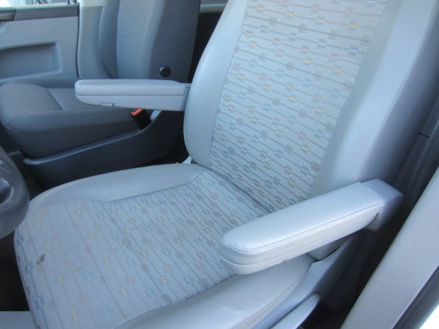 VOLKSWAGEN T5 usata 37