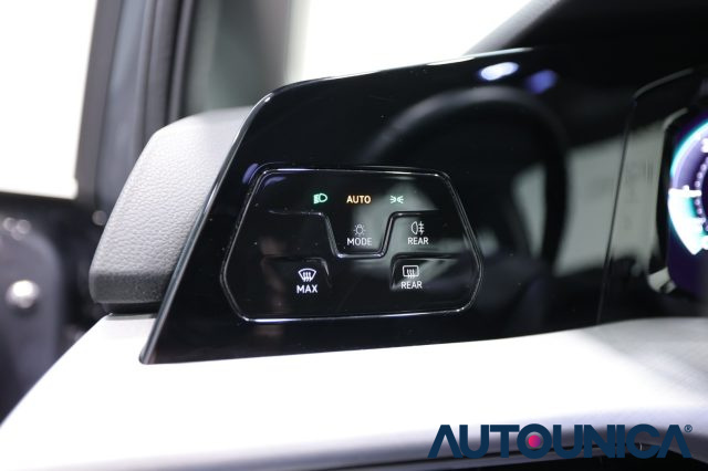 VOLKSWAGEN Golf usata, con Autoradio digitale