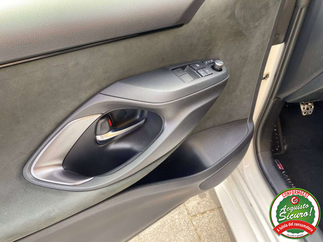 TOYOTA Yaris usata, con Autoradio