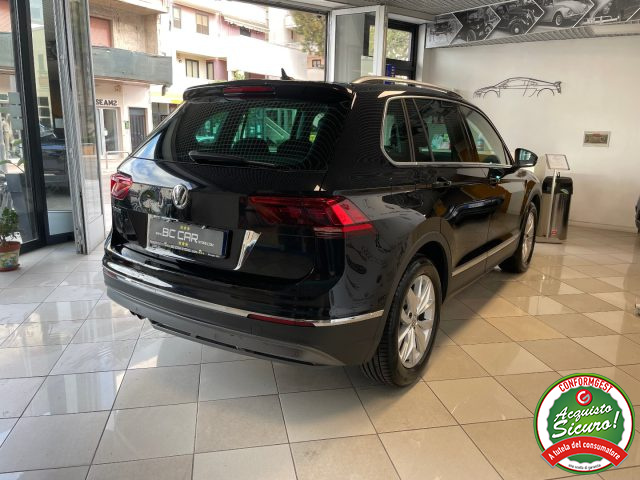 VOLKSWAGEN Tiguan usata, con Autoradio