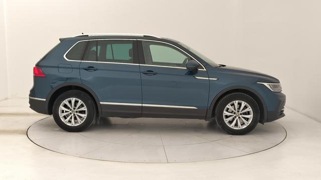VOLKSWAGEN Tiguan usata, con Autoradio