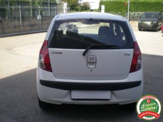 HYUNDAI i10 usata, con Chiusura centralizzata