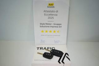 RENAULT Trafic usata, con Fari LED