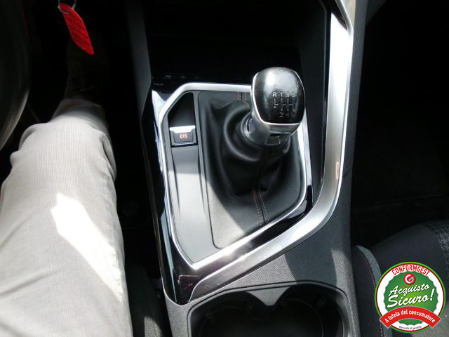 PEUGEOT 3008 usata, con Autoradio digitale