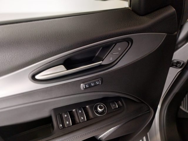 ALFA ROMEO Stelvio usata, con Autoradio