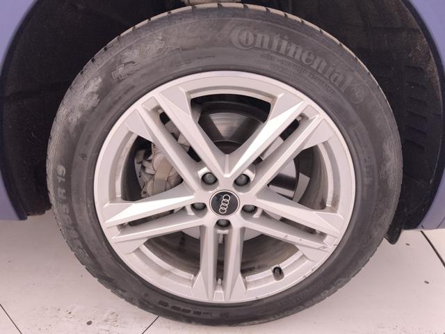 AUDI Q5 usata, con Sensori di parcheggio anteriori