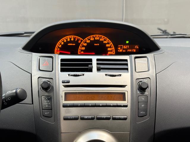 TOYOTA Yaris usata, con Lettore CD