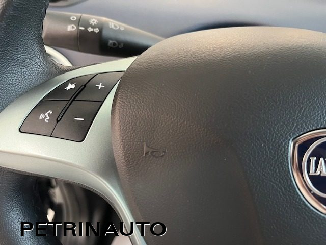 LANCIA Ypsilon usata, con USB