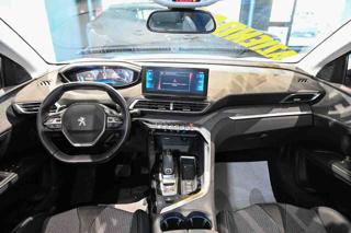 PEUGEOT 5008 usata, con Boardcomputer