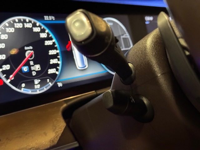 MERCEDES-BENZ E 220 usata, con Park Distance Control