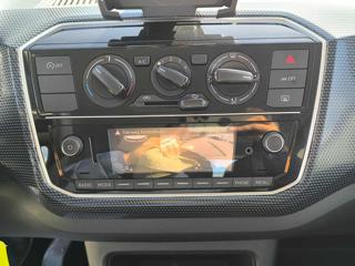 VOLKSWAGEN up! usata, con Park Distance Control