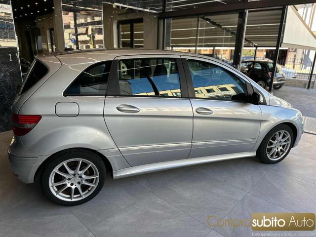 MERCEDES-BENZ B 200 usata, con Chiusura centralizzata