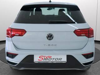 VOLKSWAGEN T-Roc usata, con USB