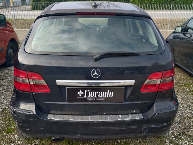 MERCEDES-BENZ B 180 usata, con Cerchi in lega