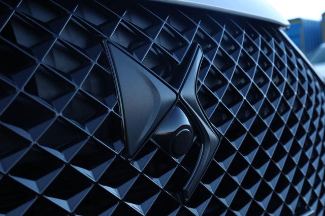 DS AUTOMOBILES DS 7 usata, con Chiamata automatica per emergenze