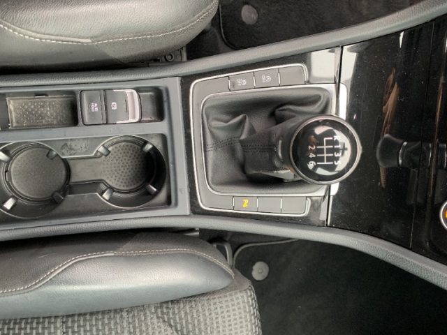 VOLKSWAGEN Golf usata, con ESP