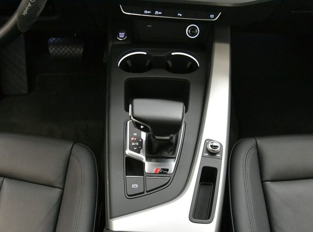 AUDI A4 usata, con Controllo automatico clima
