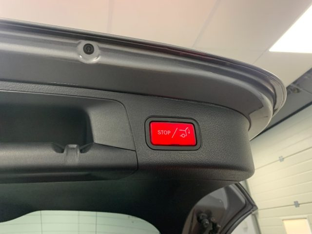 MERCEDES-BENZ GLA 200 usata, con Regolazione elettrica sedili