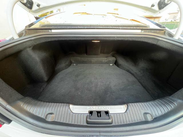 JAGUAR XJ usata, con Servosterzo