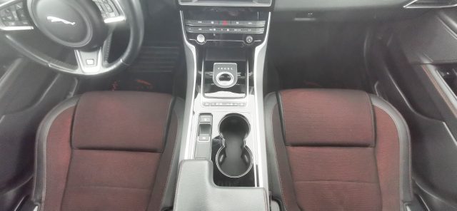 JAGUAR XE usata, con Sensore di pioggia