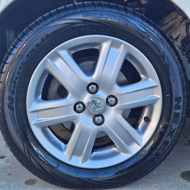 TOYOTA iQ usata, con Boardcomputer