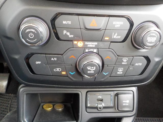 JEEP Renegade usata, con USB