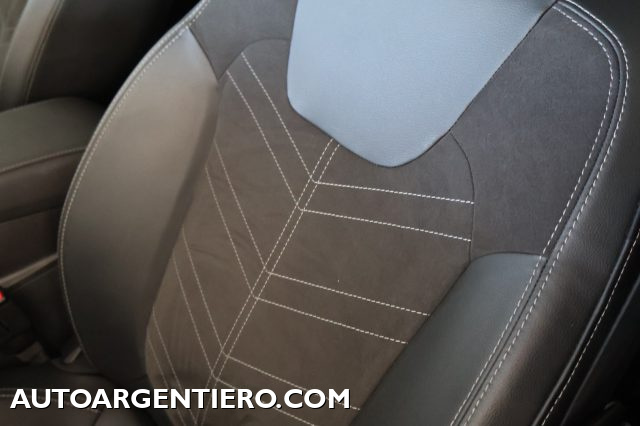 OPEL Grandland usata, con Controllo automatico clima