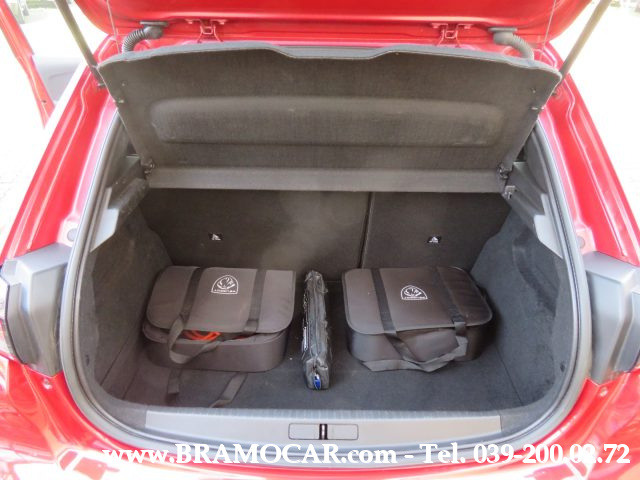 PEUGEOT 208 usata, con Fari LED