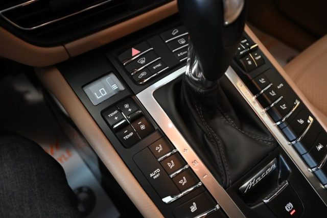 PORSCHE Macan usata 63