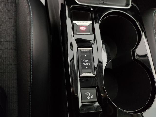 PEUGEOT 2008 usata, con Park Distance Control
