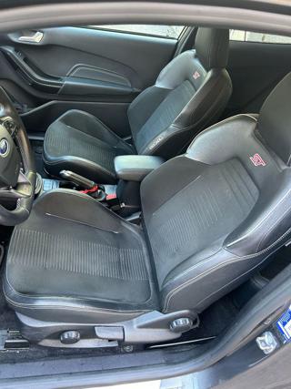 FORD Fiesta usata, con Servosterzo