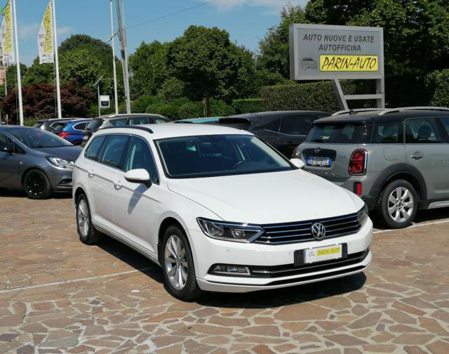 VOLKSWAGEN Passat Variant usata, con Autoradio