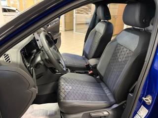 VOLKSWAGEN T-Roc usata, con Leve al volante