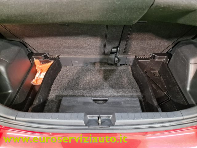 TOYOTA Yaris usata 42