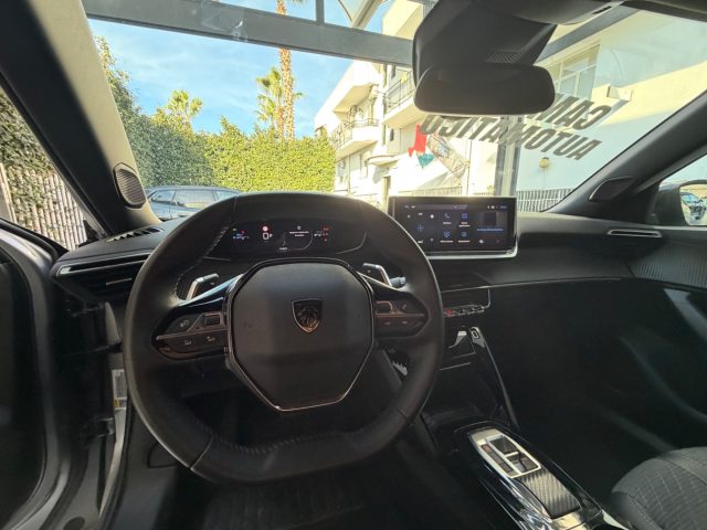 PEUGEOT 2008 usata, con Sensori di parcheggio posteriori